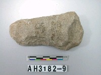 藏品(小型舌刃打製石斧)的圖片